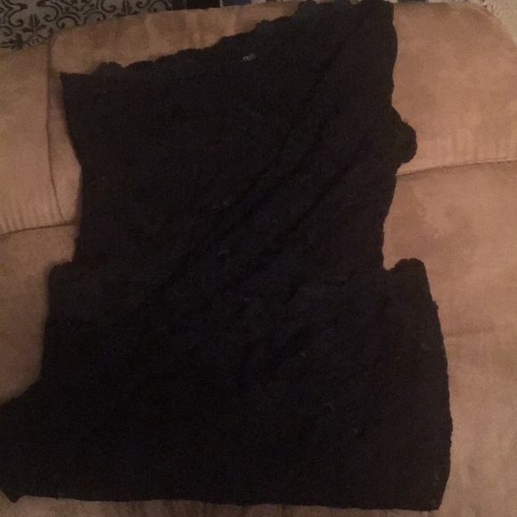 GOING OUT PARTY LACE DRESS. - Picture 3 of 3